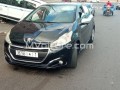 peugeot-208-modele-2016-diesel-140000km-climatise-moitie-options-small-0