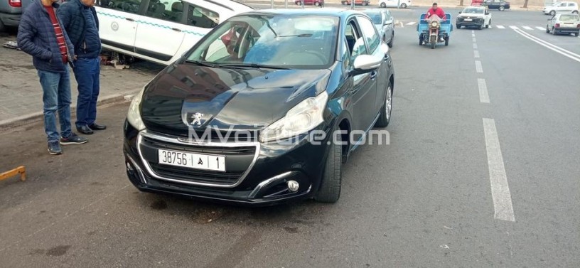peugeot-208-modele-2016-diesel-140000km-climatise-moitie-options-big-0